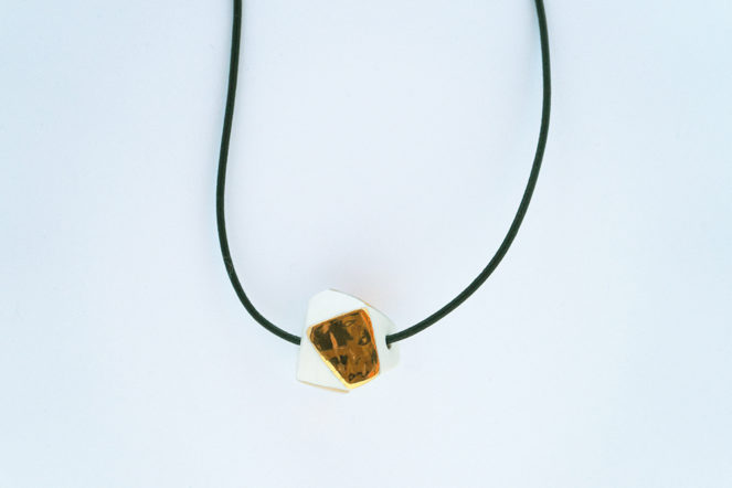 Necklace in ceramic and gold